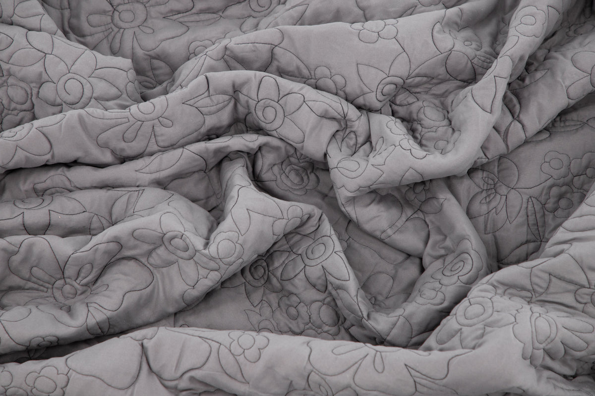 Niki Sengetæppe 180 x 260 Lysegrå