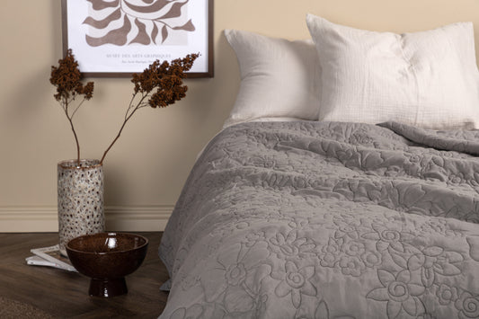 Niki Sengetæppe 260 x 260 Lysegrå