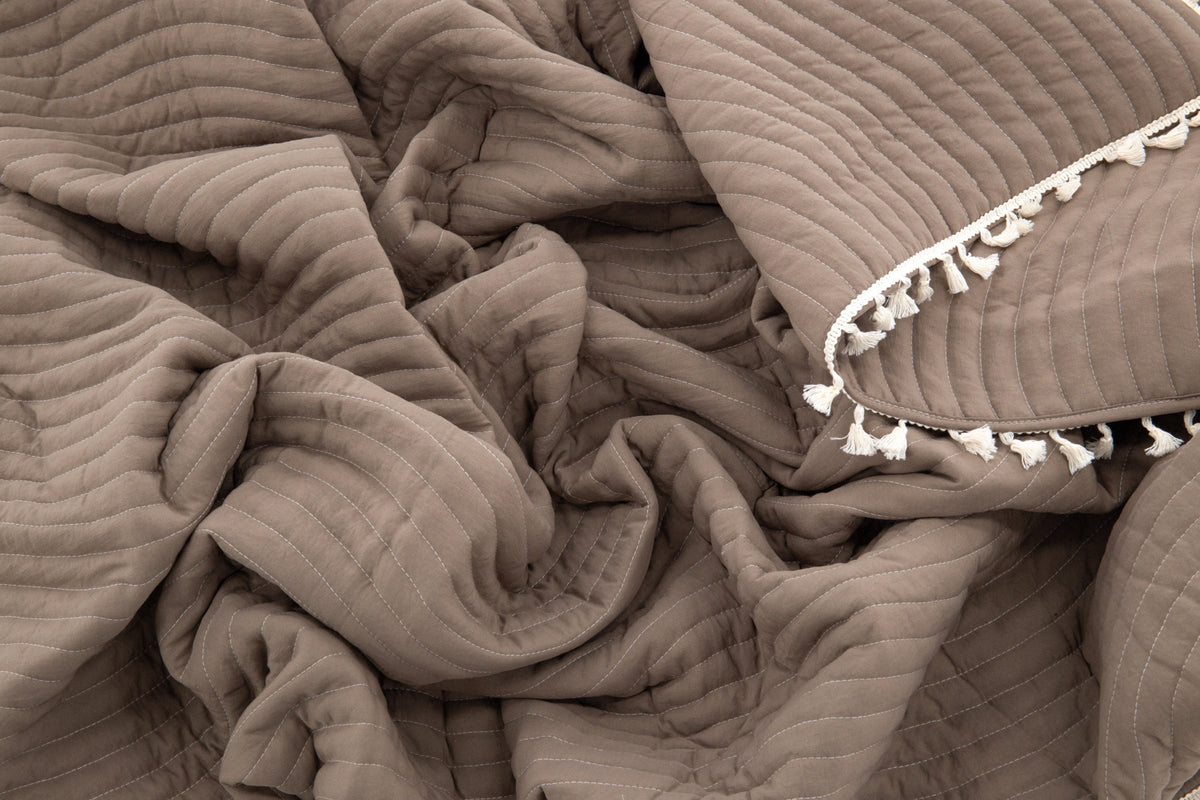 Lias Sengetæppe 260 x 260 Brun