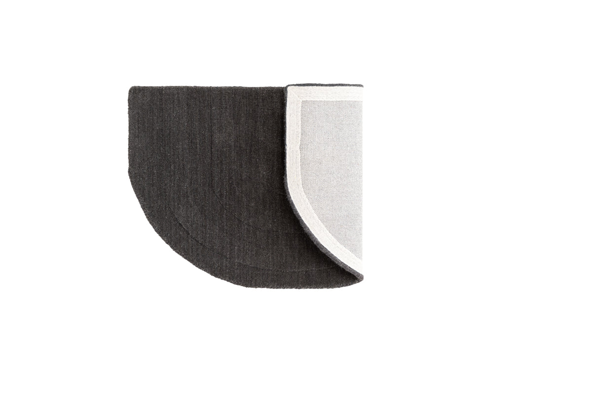 Nora Oval Tæppe 80 x 50 Sort