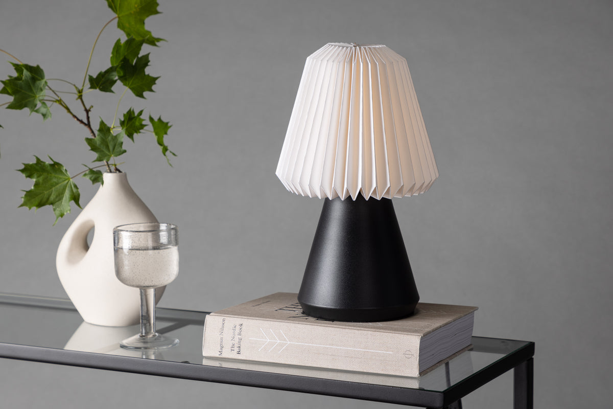 Fjällen Bordlampe Sort