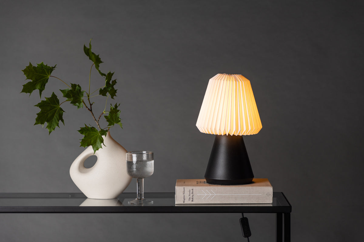 Fjällen Bordlampe Sort