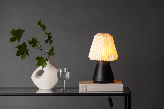 Fjällen Bordlampe Sort