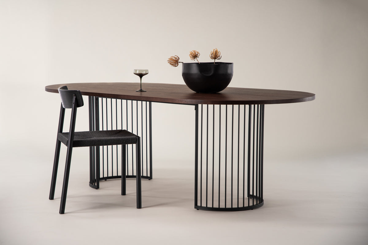 Hamneskär Oval Spisebord 220 x 110 Valnød