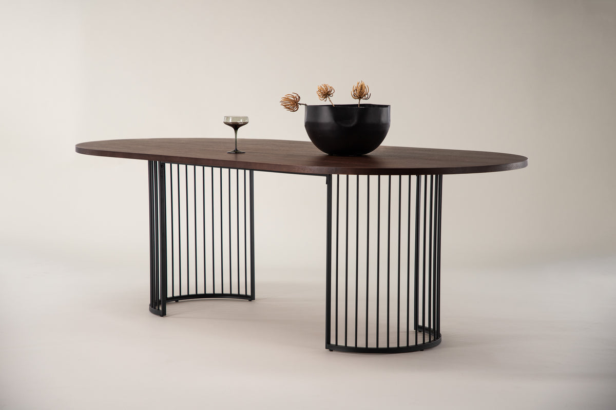 Hamneskär Oval Spisebord 220 x 110 Valnød