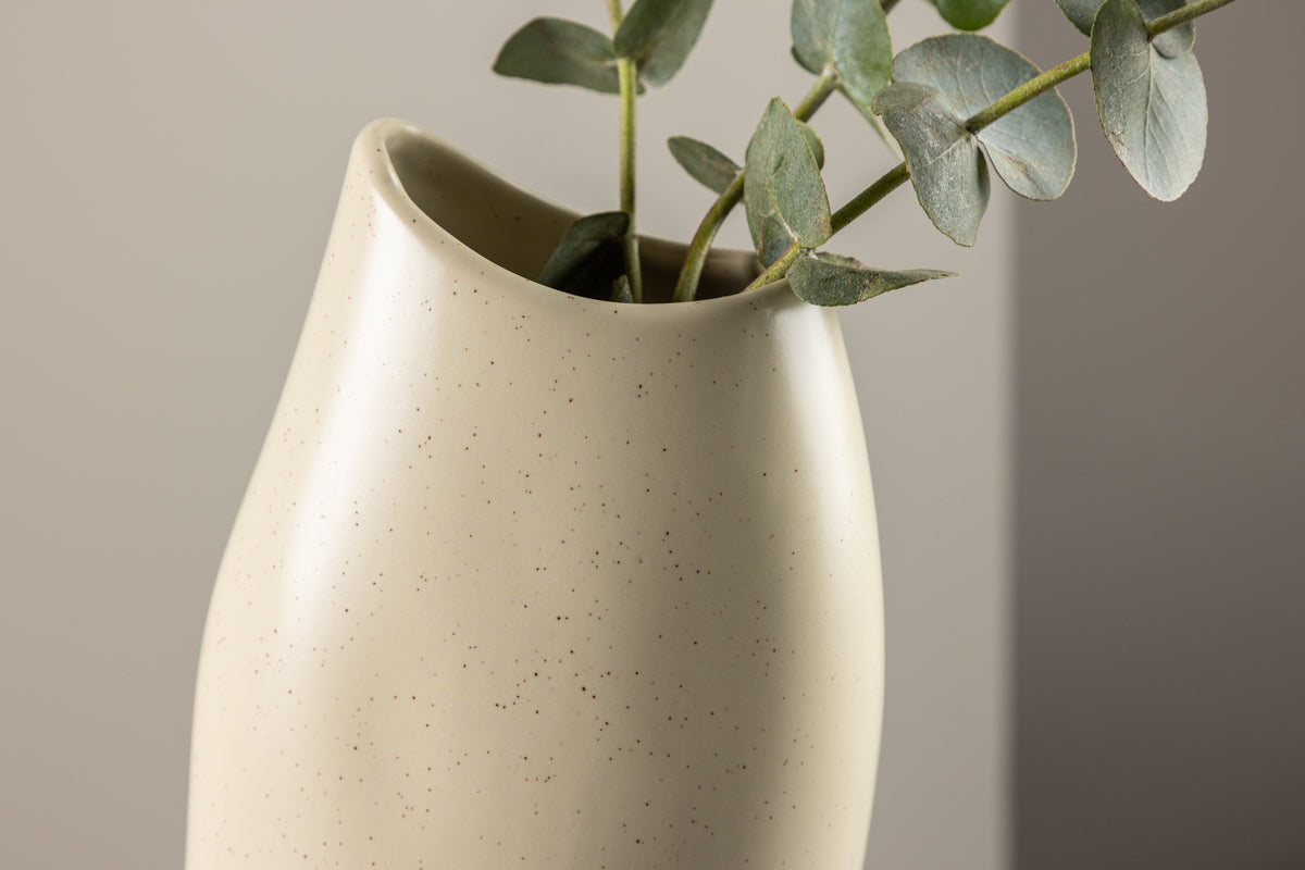Ernst Vase 23 x 12 x 9 Beige med Sorte Prikker