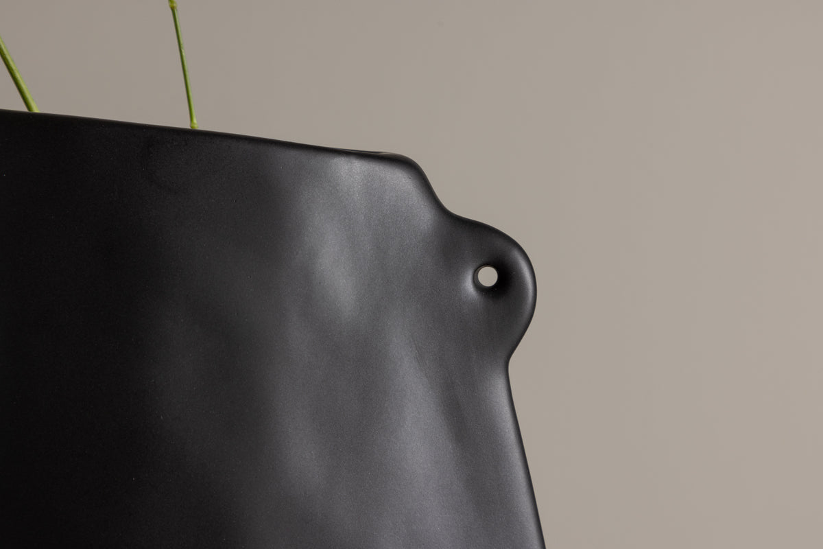 Hie Vase 21 x 14 x 5 Sort