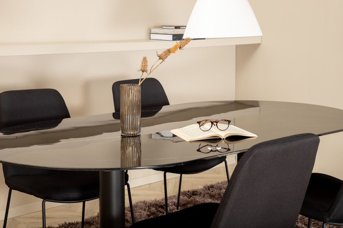 Pillan, Muce Oval Dining Set