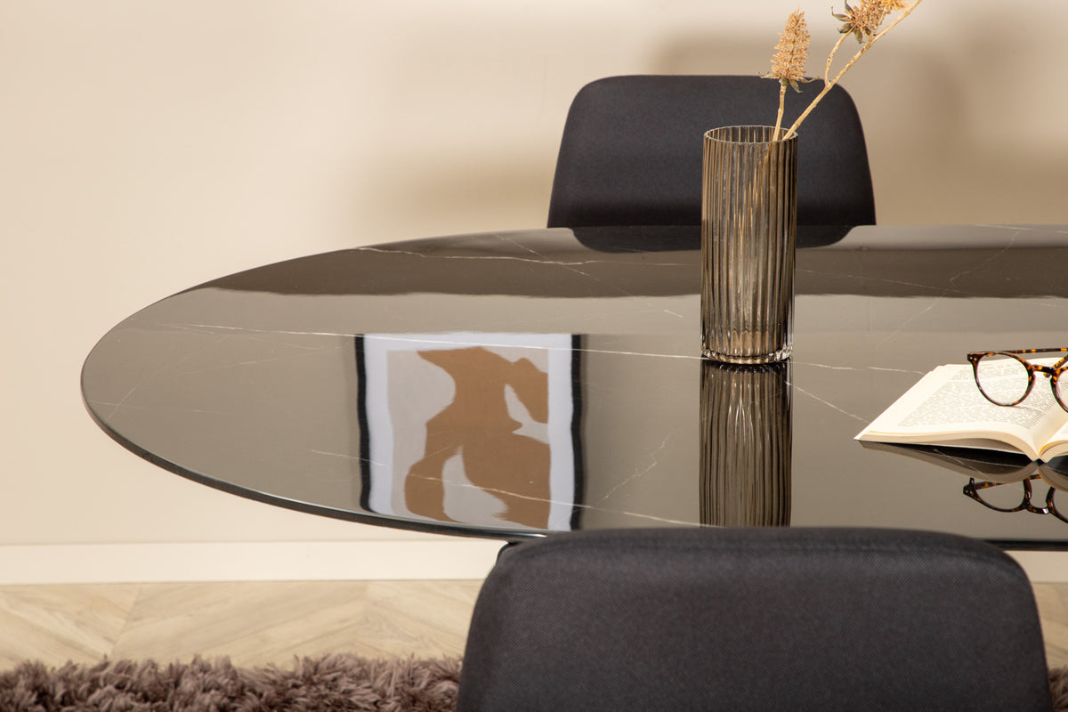 Pillan, Muce Oval Dining Set