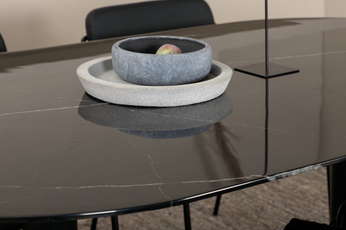 Pillan, Tvist Oval Dining Set