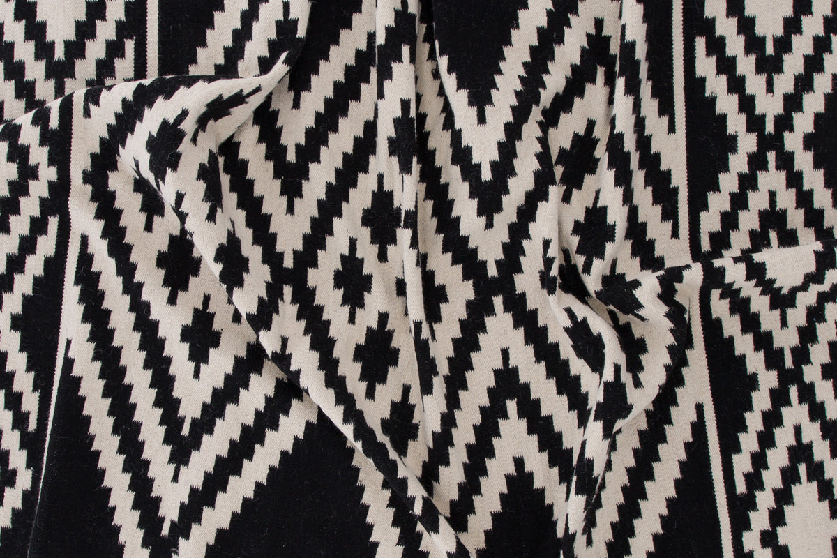 Indari Rektangulært tæppe 170 x 240 Sort