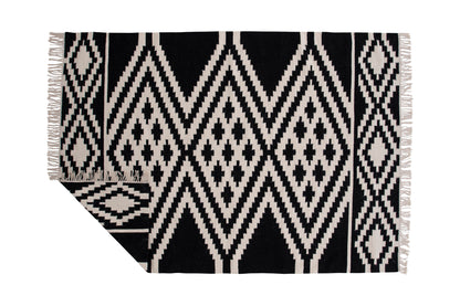 Indari Rektangulært tæppe 170 x 240 Sort