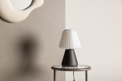 Fjällen Bordlampe Valnød