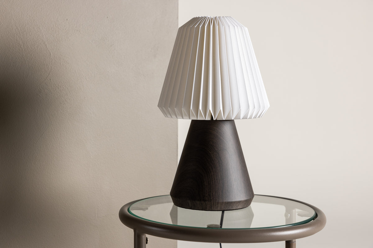 Fjällen Bordlampe Valnød