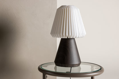 Fjällen Bordlampe Valnød