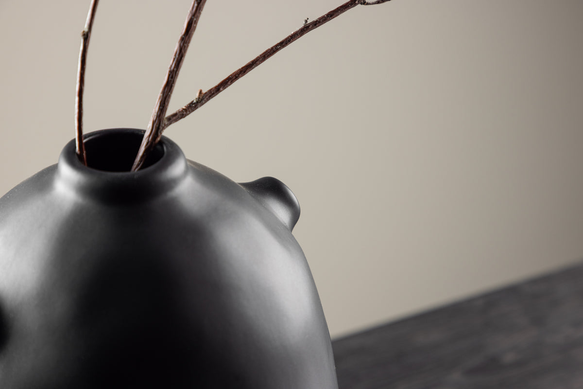 Madi Vase ø17 Sort