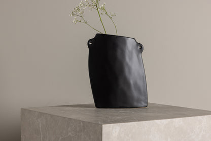 Hie Vase 21 x 14 x 5 Sort