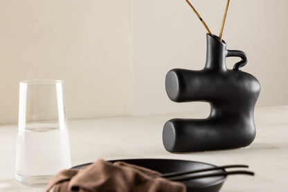 Dity Vase 19 x 18 x 7 Sort