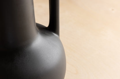 Allis Vase ø18 Sort