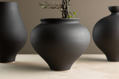 Rellis Vase ø18 Sort