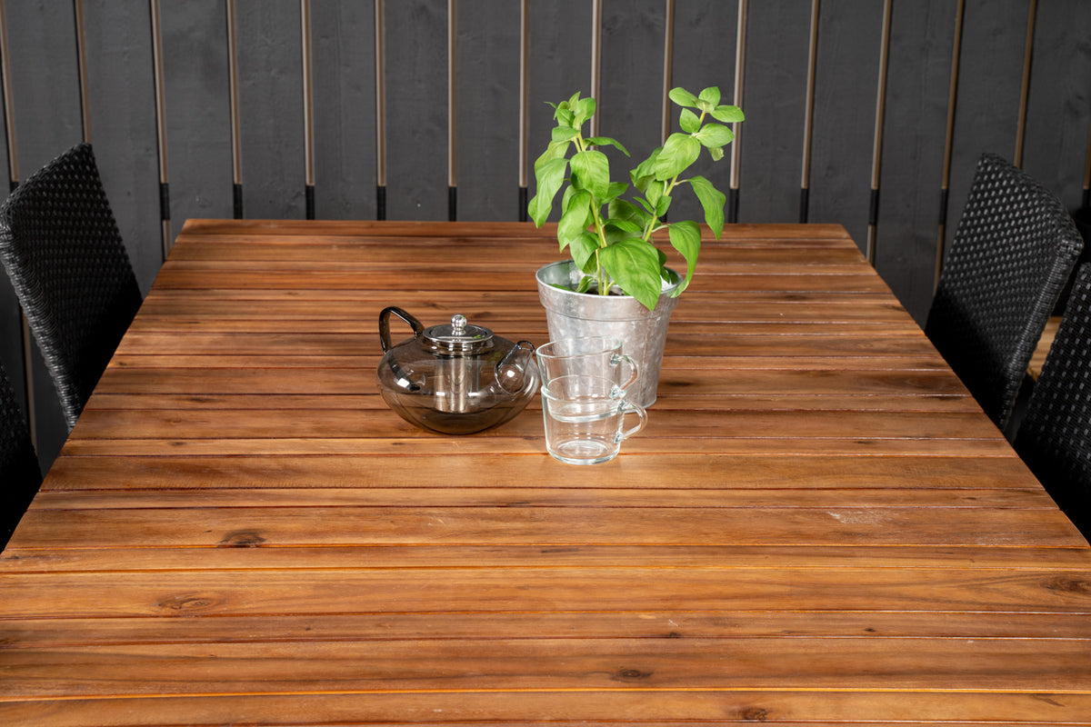 Knick & Zenia Spisebordsstole Sort + Spisebord 201 x 100