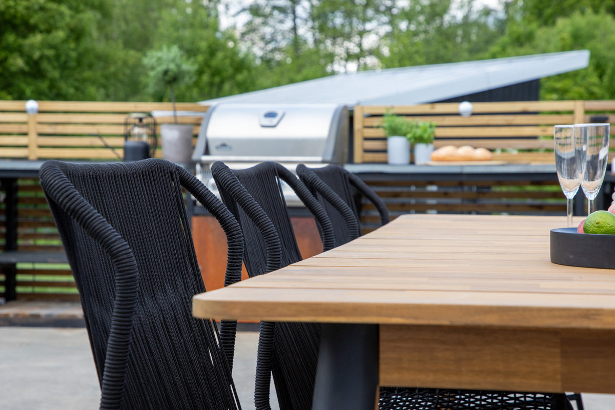 Julian Spisebord 210x100 + Spisestole Sort