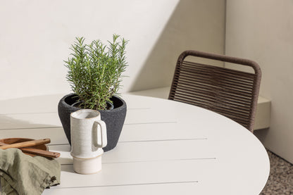 Lina & Lindos Rundt Spisebord ø120 Beige + Spisestole Brun